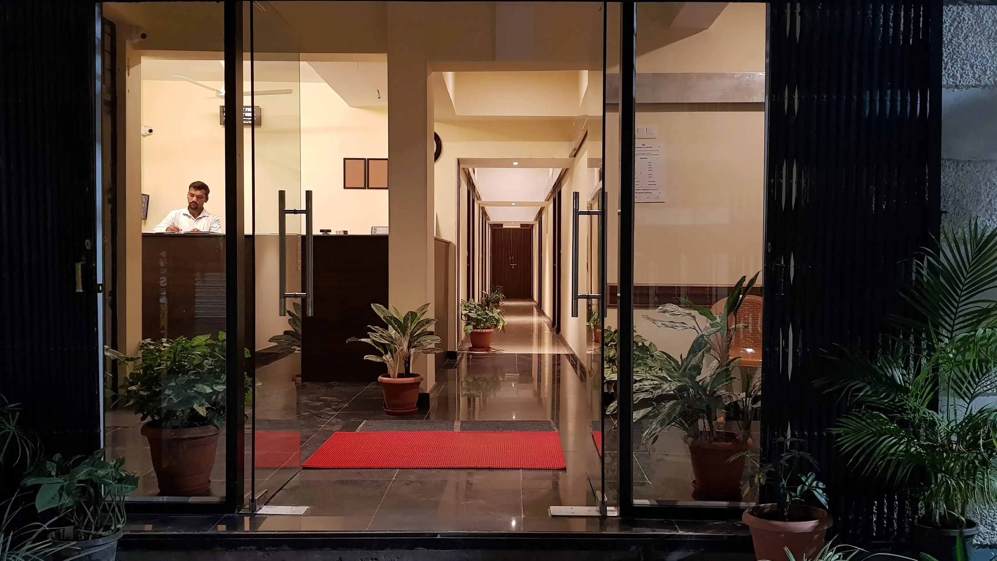 Nisarga Inn Grand photo 4