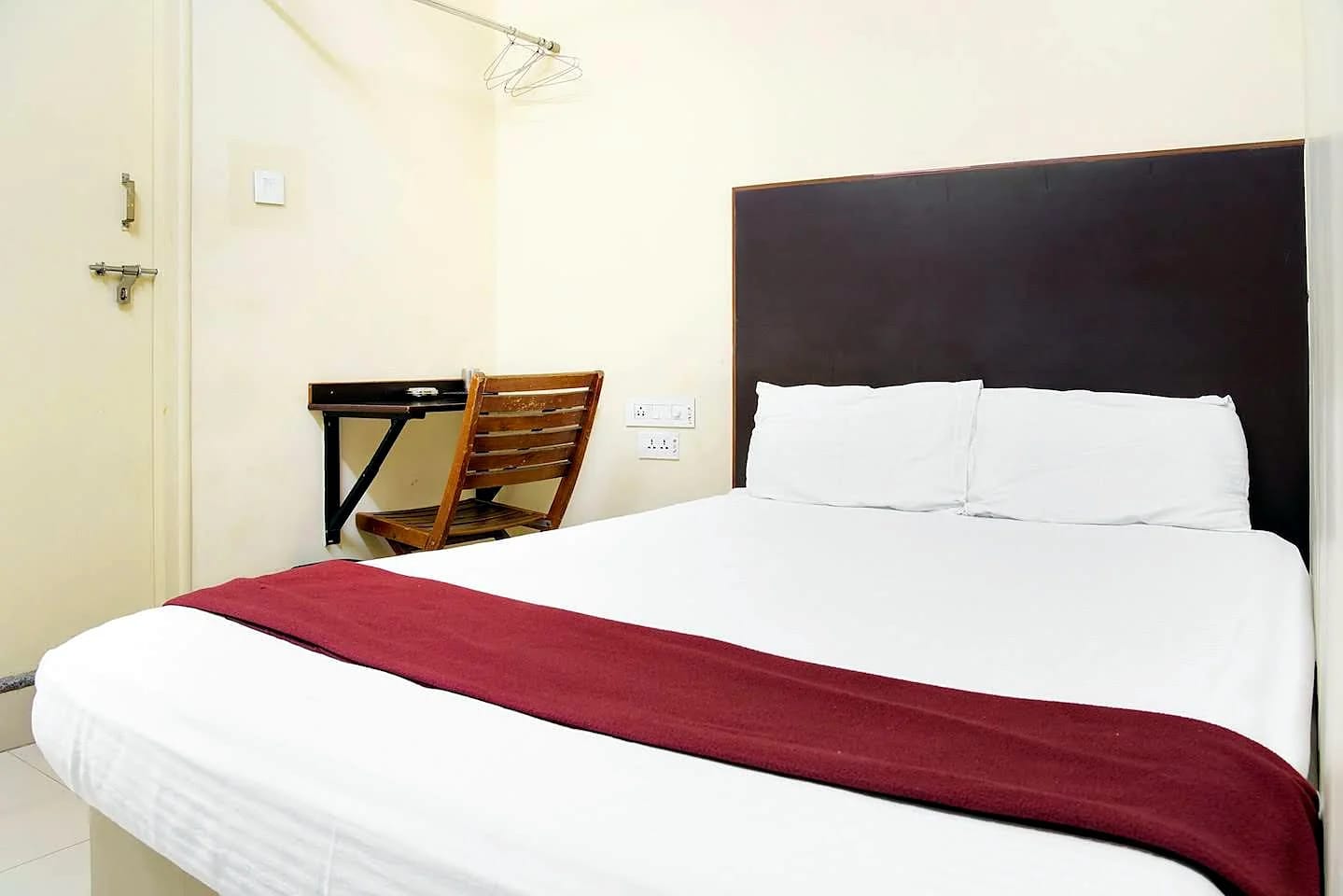 Nisarga Inn Tinfactory — Deluxe room
