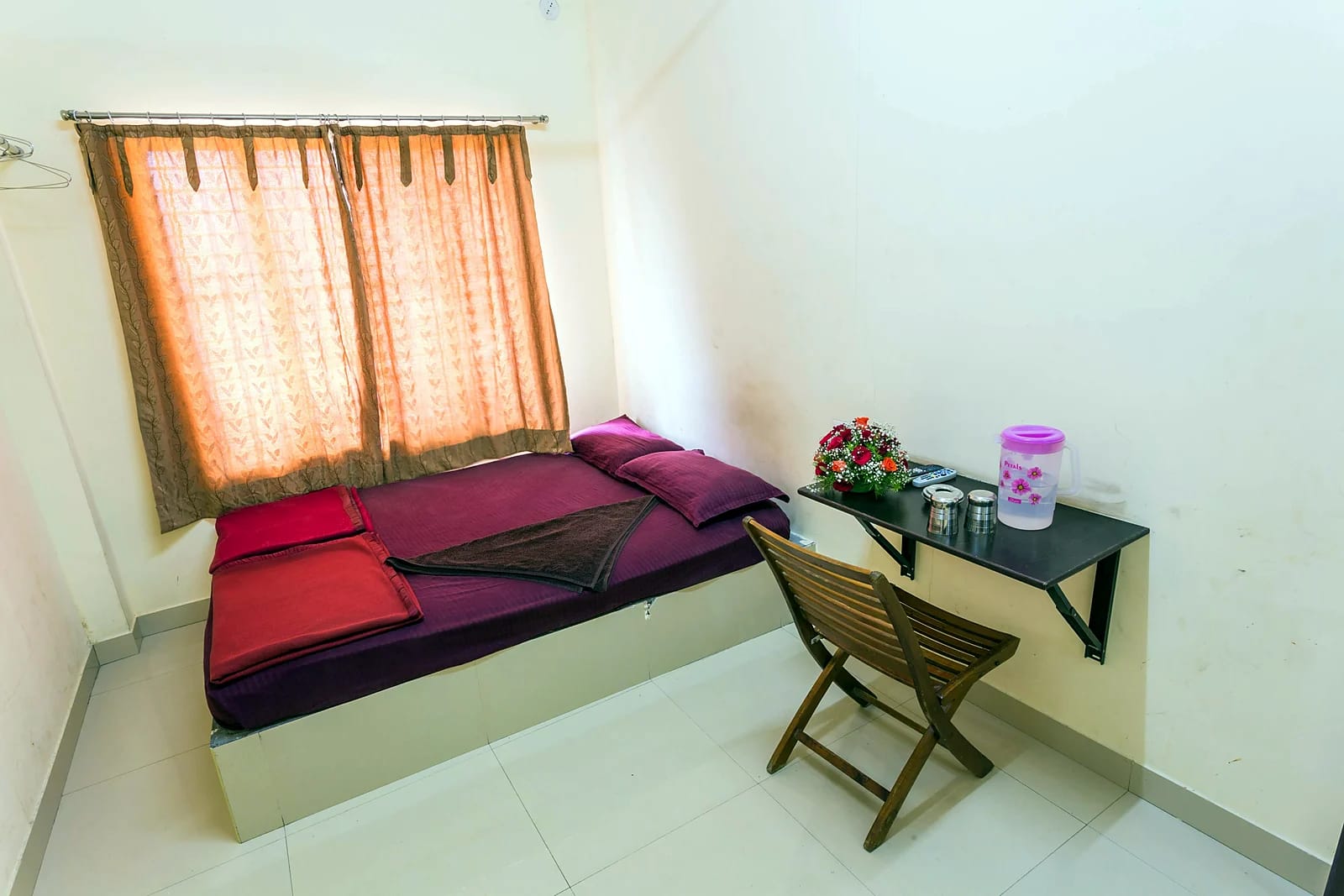 Nisarga Inn Tinfactory — Room with floor mattress