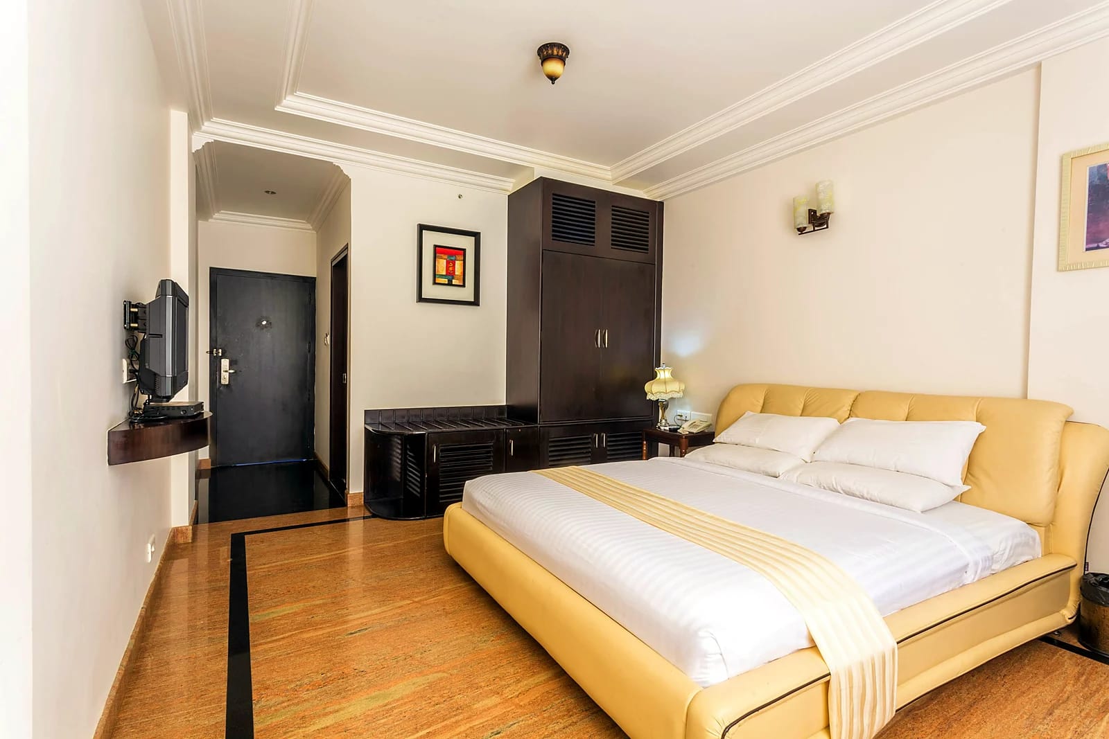 KR Inn Krishnarajapuram — Executive room, queen bed