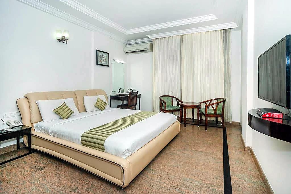 KR Inn Krishnarajapuram — Super Deluxe room with seating
